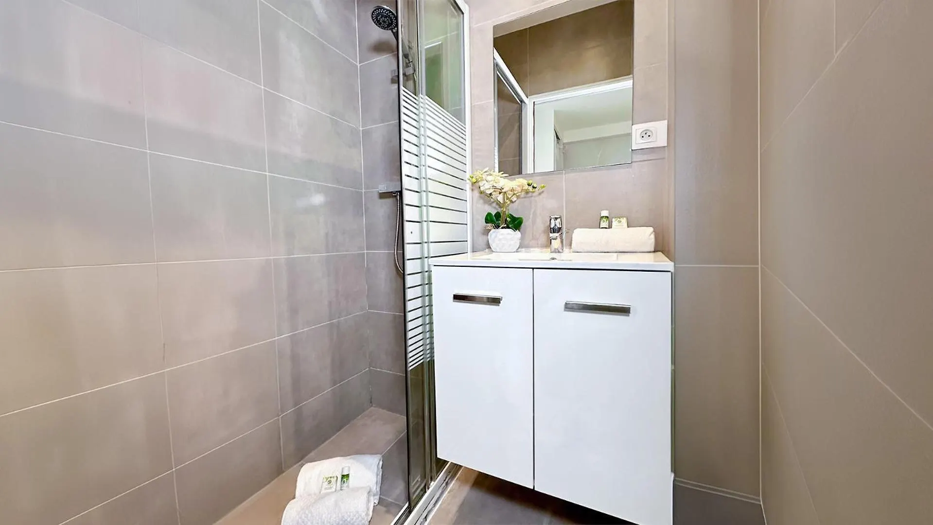 Comfortable Family Flat In Apartment *